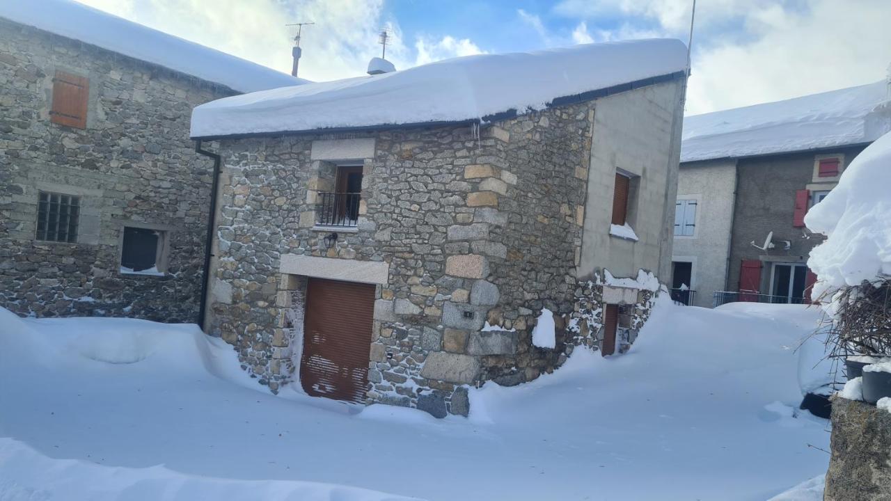 Grange De Caractere En Pierre Al Badiu Lägenhet La Llagonne Exteriör bild