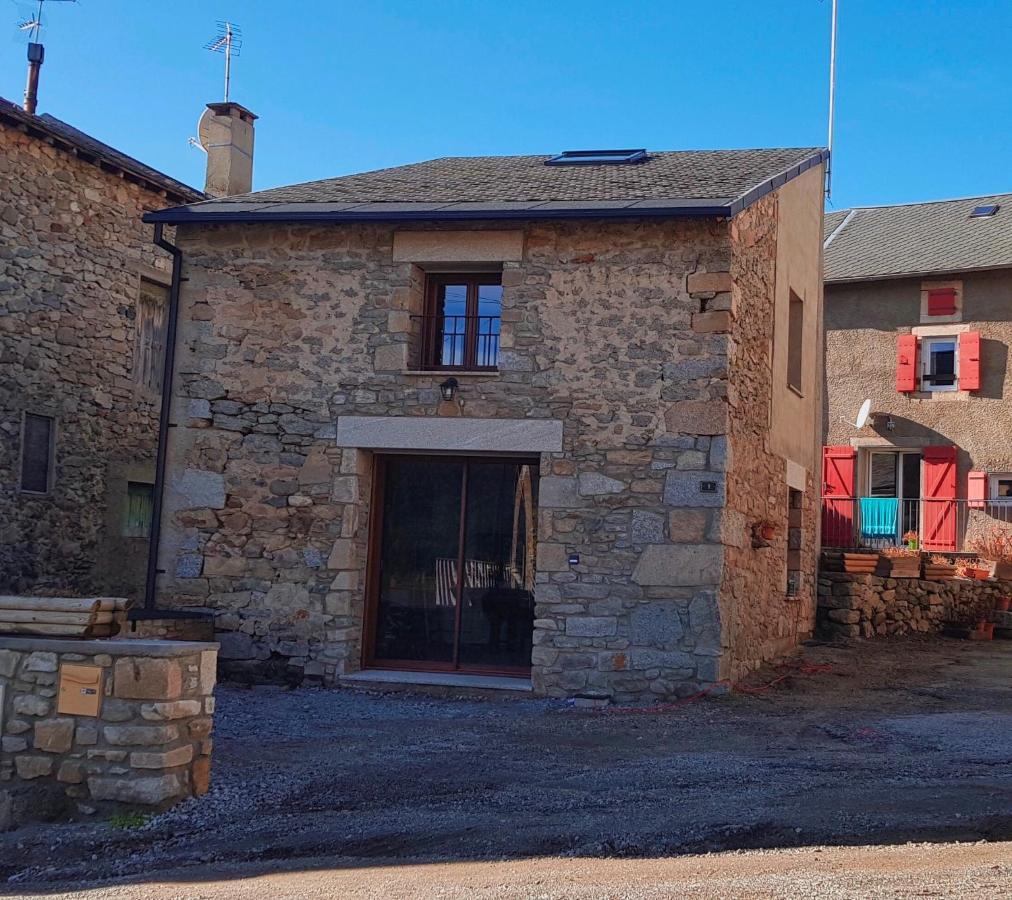 Grange De Caractere En Pierre Al Badiu Lägenhet La Llagonne Exteriör bild